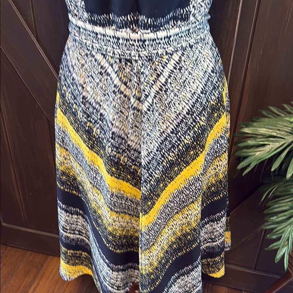 Yellow and Blue Sleeveless Midi A-line Dress with Crew Neck for Work - Picture 9 of 10